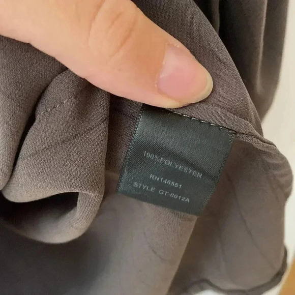 August 1 Eight Striped Cap Sleeve V Neck Blouse Gray Black Size XL - Picture 10 of 11